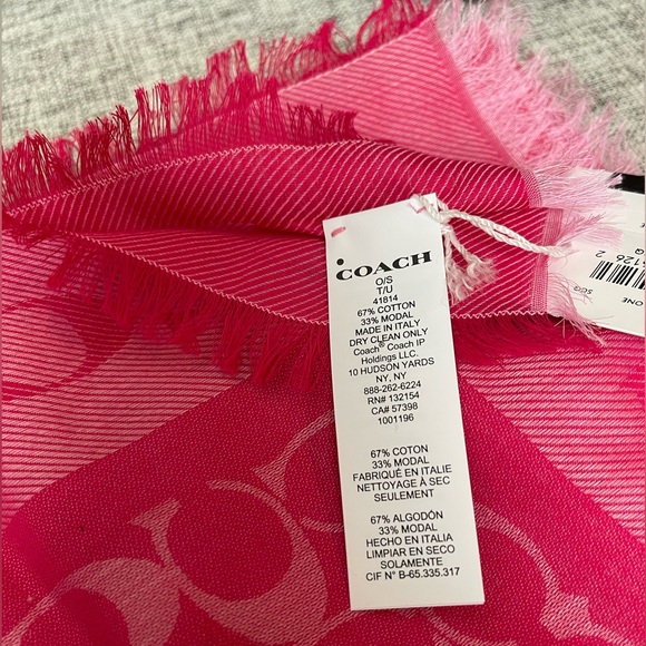 $129 Coach Signature Jacquard Oversized Square Scarf - Picture 4 of 5